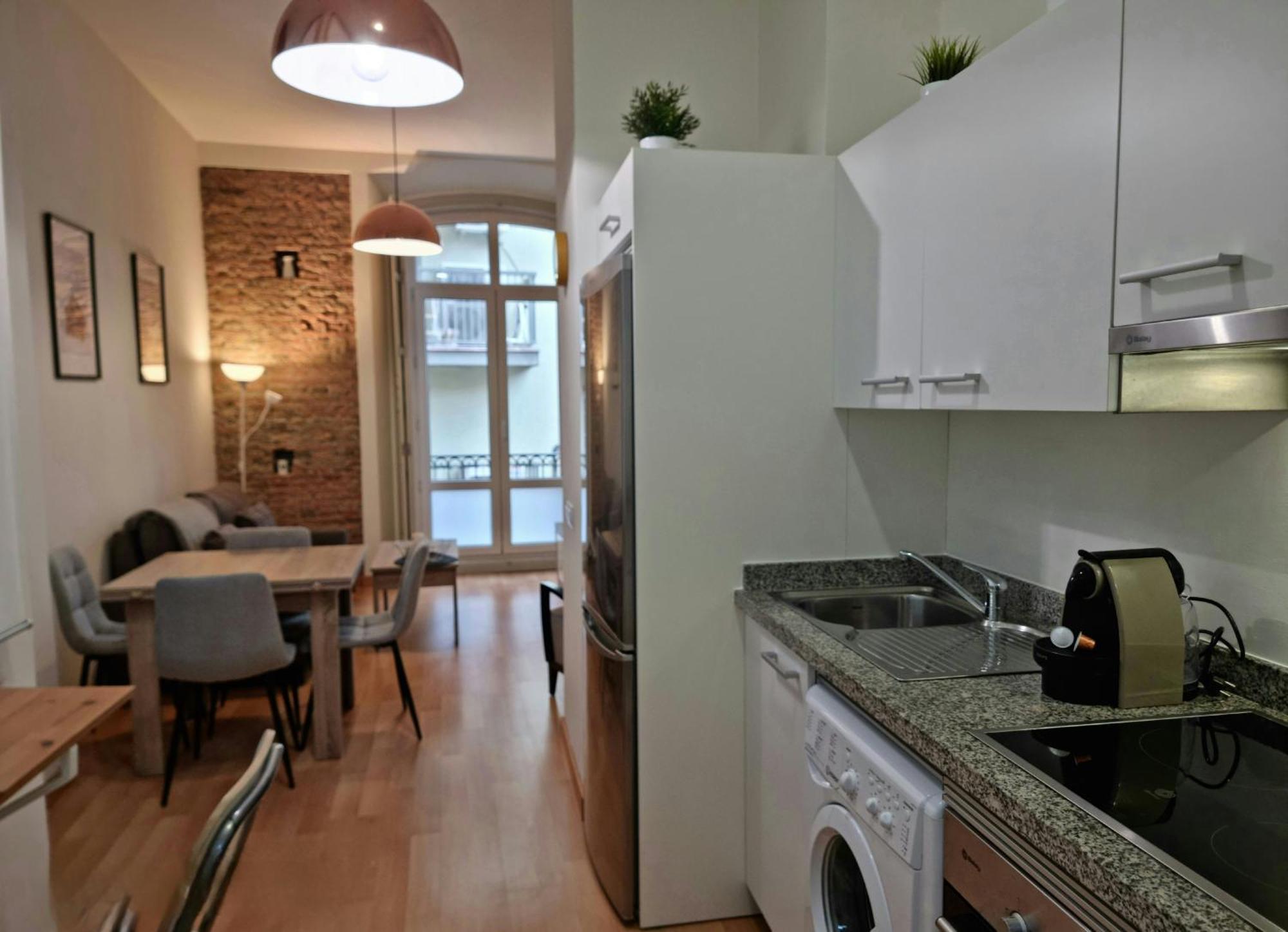 Rosa 2 Bedrooms In Center Appartamento